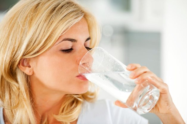 зачем пить воду натощак